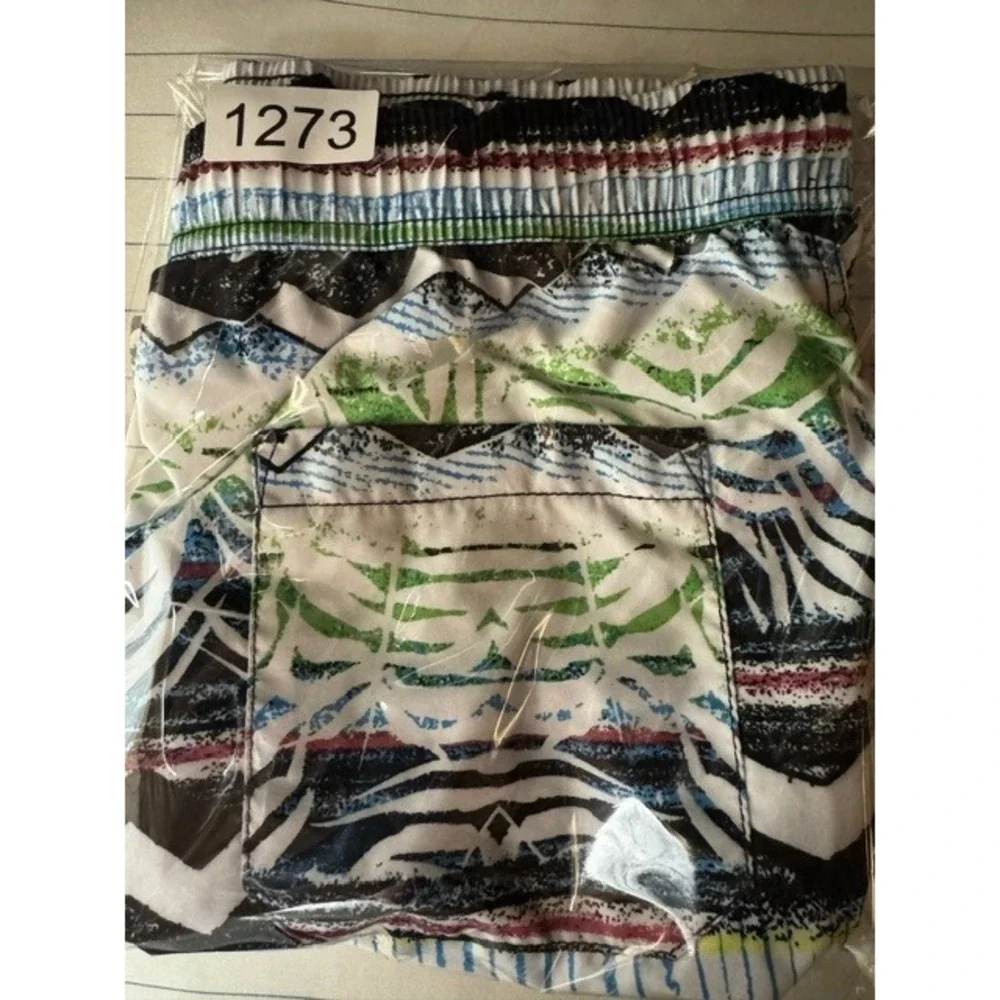 Maui and Sons Swim Trunks Mens Medium Shark Tropical‎ Graphic Board Shorts Multi